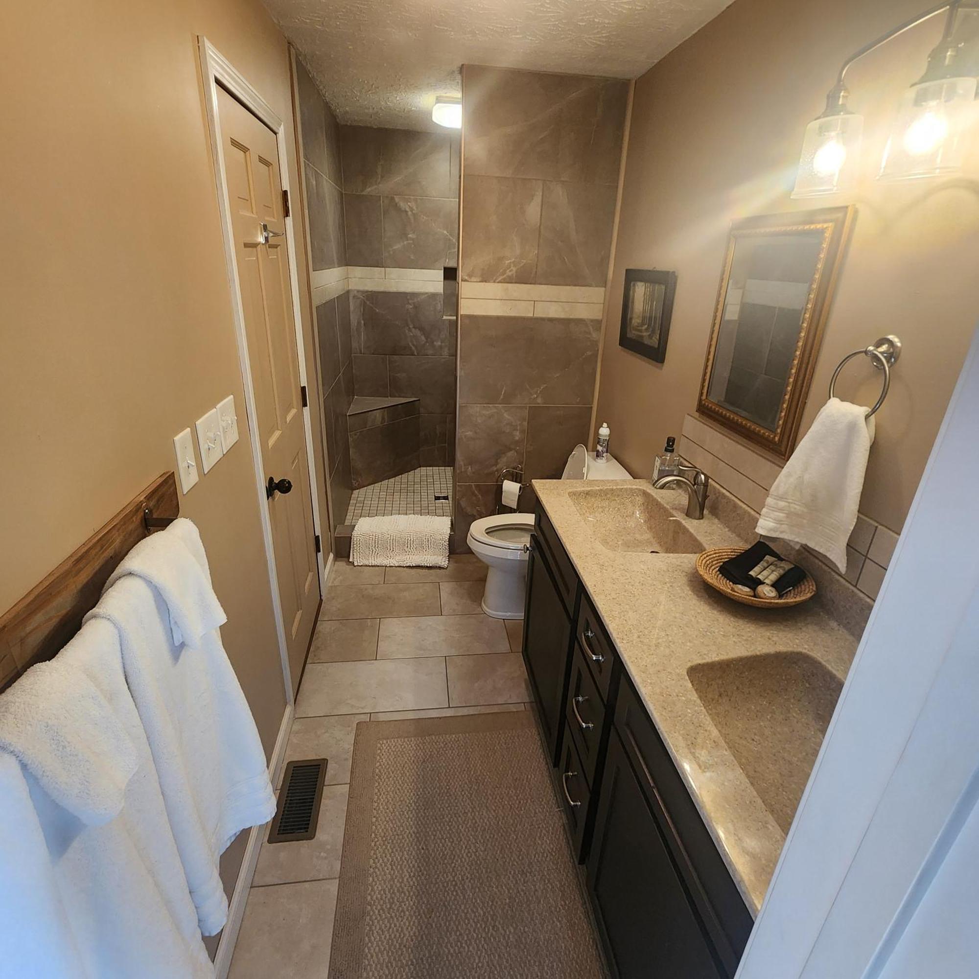 Sisters On Sycamore B&B Russellville ภายนอก รูปภาพ